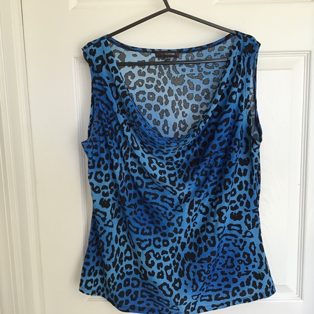 Scoop neck XL sleeveless animal print top